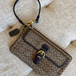 Coach Y2K Vintage Wristlet with Signature Print